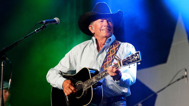 George Strait raises over .25 million for Texas flood victims