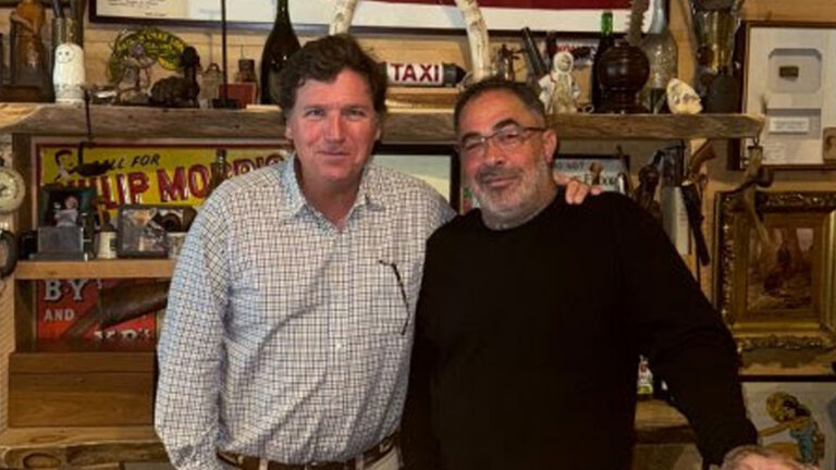 Aaron Lewis is an open book on ‘The Tucker Carlson Show’