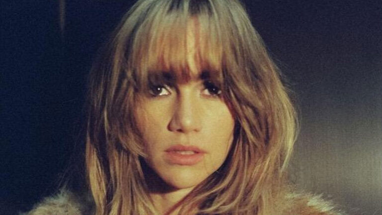 Suki Waterhouse signs with Island Records