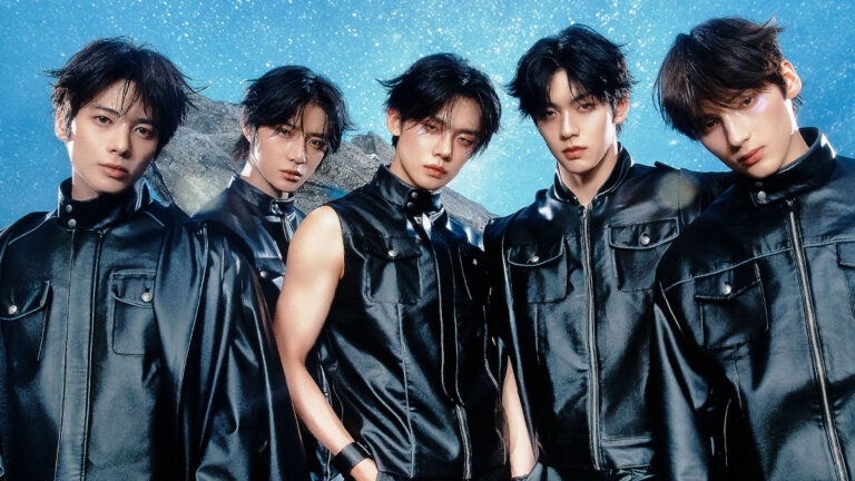 Tomorrow X Together renews contract with BigHit Music