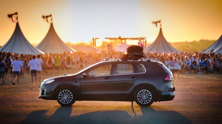 Top reasons music fans choose black car service for VIP events