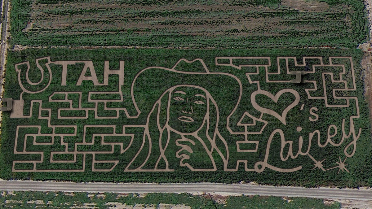 Lainey Wilson honored with corn mazes