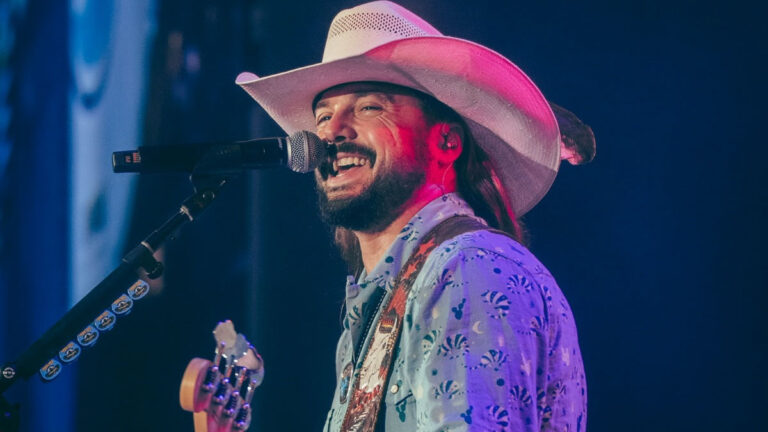 Ian Munsick announces The Eagle Flies Free Tour