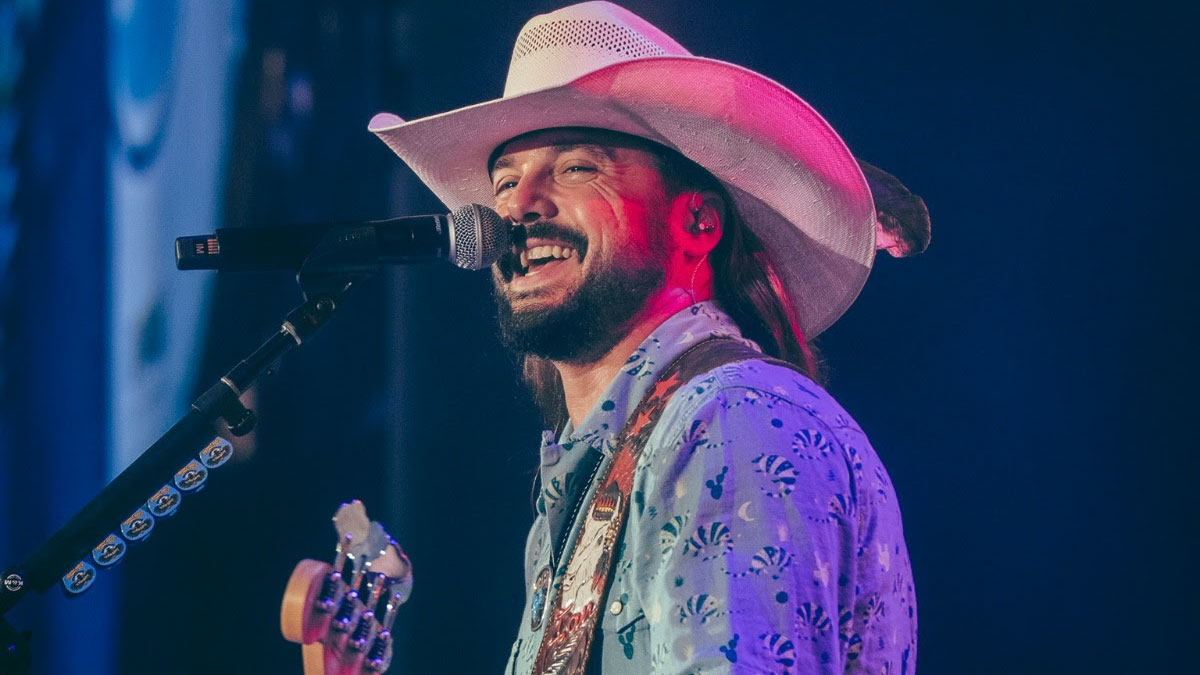 Ian Munsick announces The Eagle Flies Free Tour