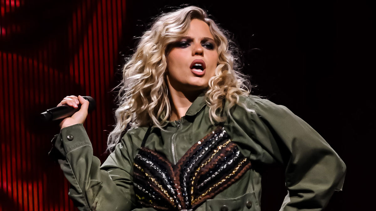 Reneé Rapp says Bite Me at Merriweather