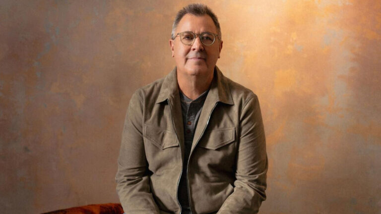 Vince Gill unveils ’50 Years from Home’ EP series