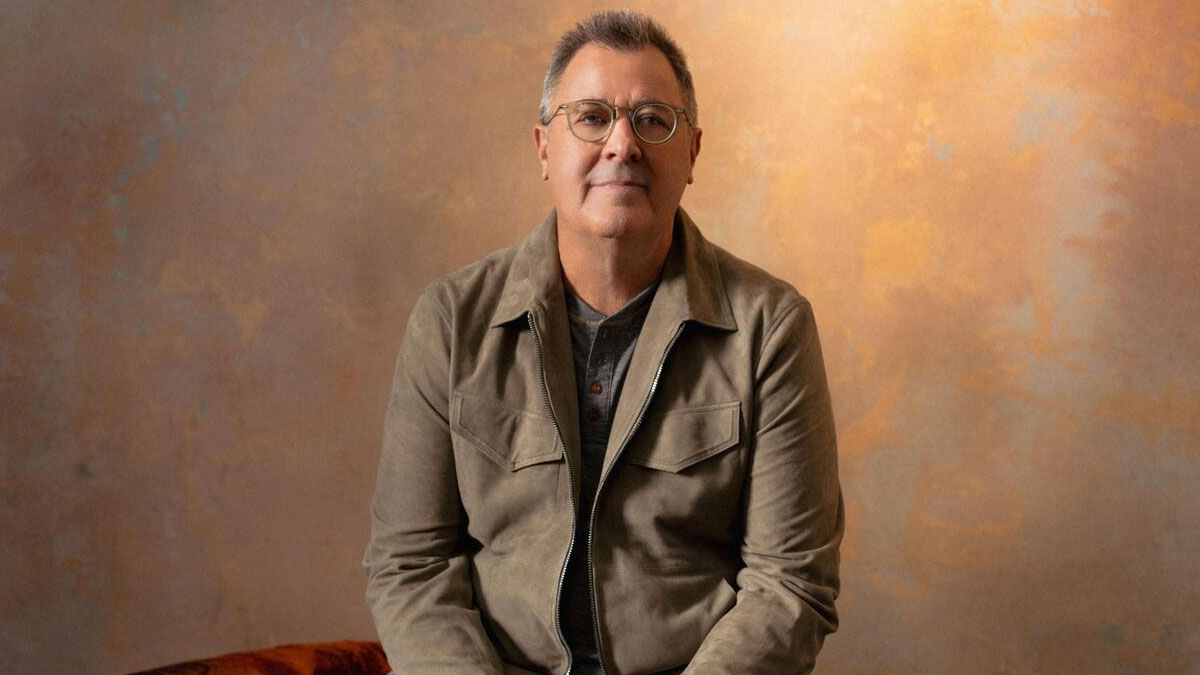 Vince Gill unveils ’50 Years from Home’ EP series