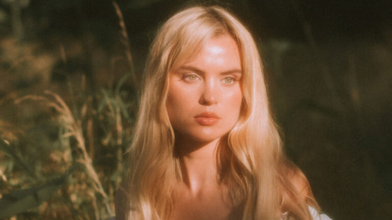 Zandi Holup shares ‘Wildflower: Pickin’ in the Meadow’