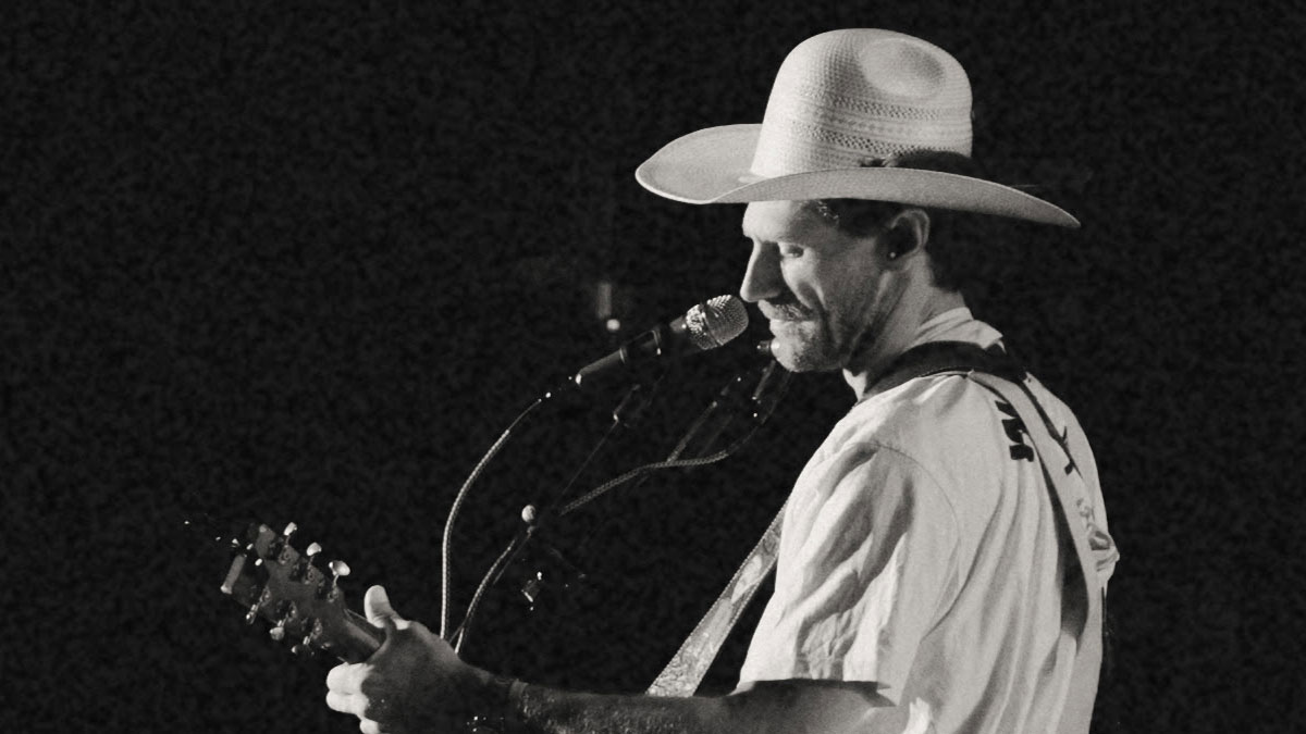 Chase Rice shares ‘Circa 1943’ live track