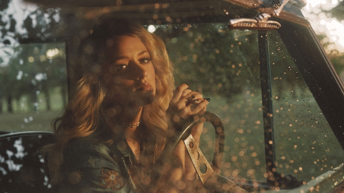 Emily Ann Roberts releases ‘Come Home to You’