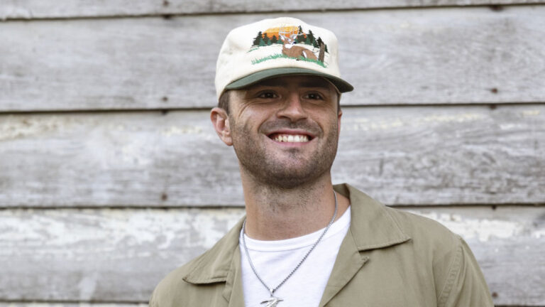 Greylan James shares ‘Pullin’ From a Bottle’ Greylan James shares ‘Pullin’ From a Bottle’