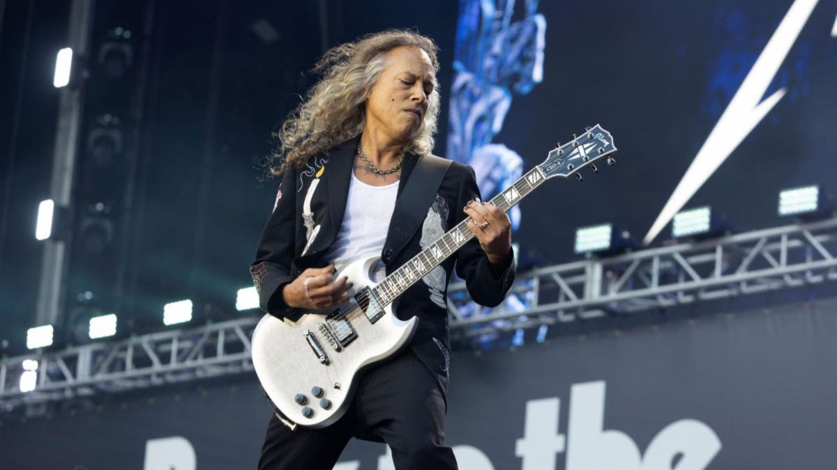 Fifteen signed Gibson guitars from rockers heading to auction Fifteen signed Gibson guitars from rockers heading to auction