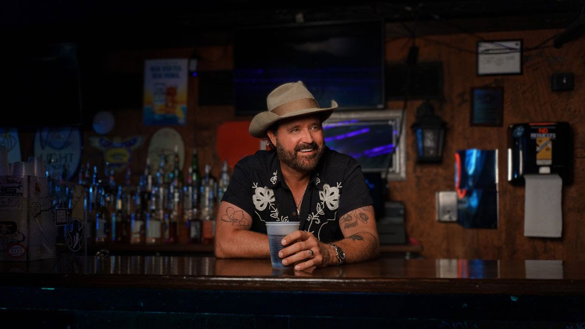 Randy Houser returns with ‘Back in the Bottle’