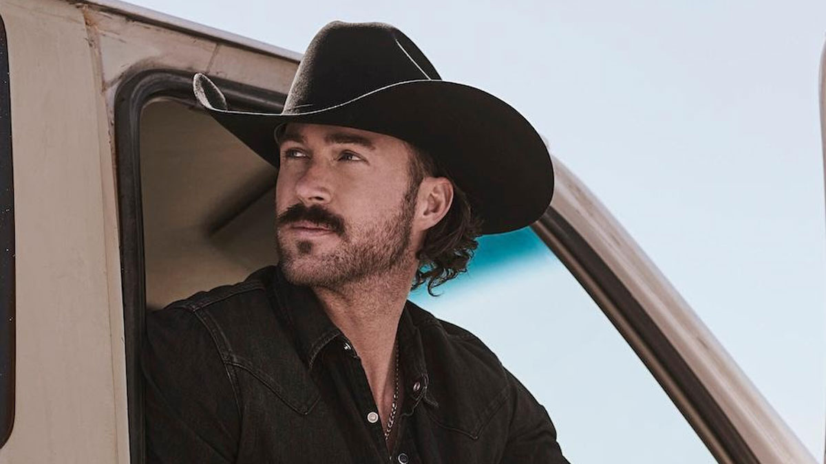 Riley Green announces military base performances