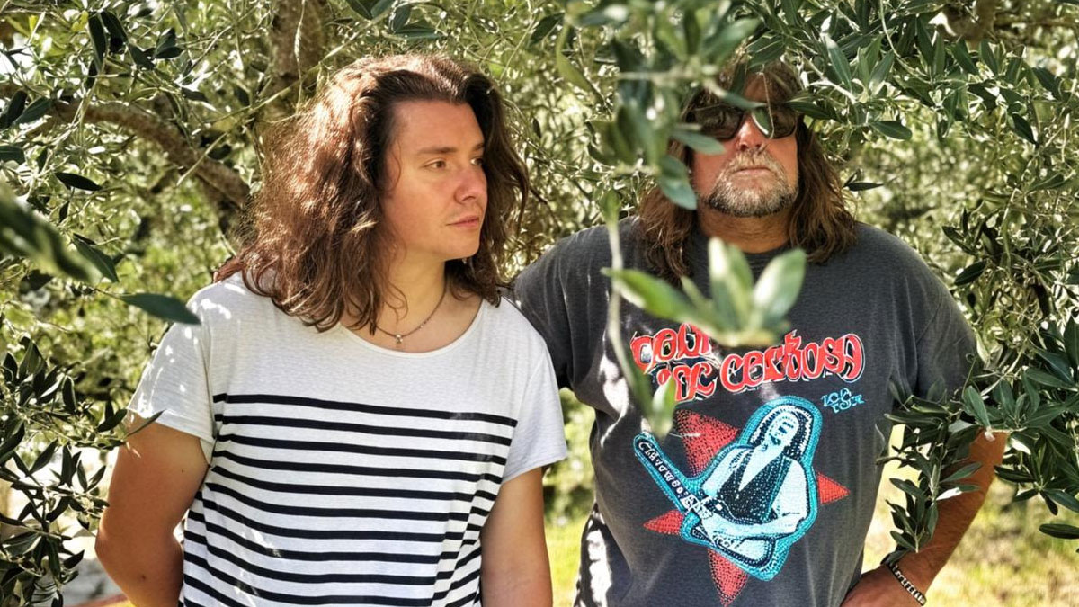 Violet Breed shares ‘Stay Away’ Violet Breed shares ‘Stay Away’