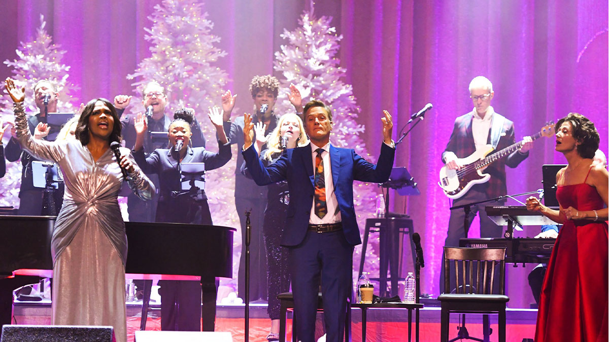 Amy Grant, CeCe Winans, Michael W Smith Christmas tour is joyful reminder of why the holidays matter Amy Grant, CeCe Winans, Michael W Smith Christmas tour is joyful reminder of why the holidays matter
